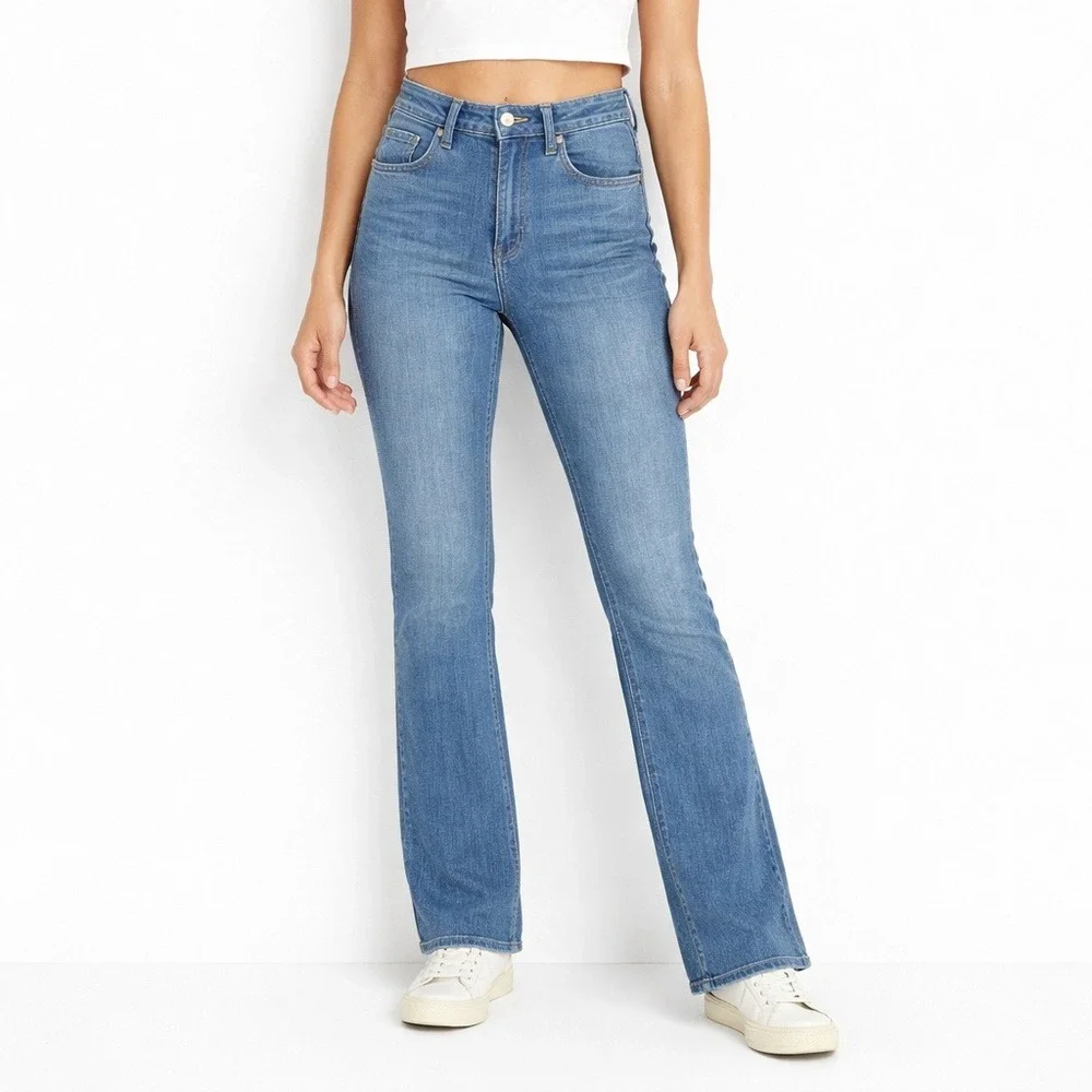 Levis 725 High Rise Bootcut Jeans Women Sz 29  Inseam 30 Medium Wash Blue Denim - Picture 2 of 12